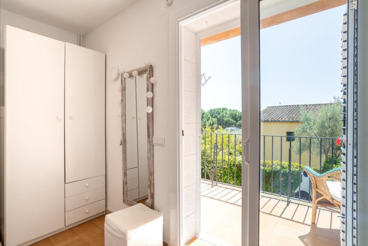 Bonita Casa Adosada Con Jardin Privado Y Piscina Comunitaria Calella De Palafrugell Exterior photo