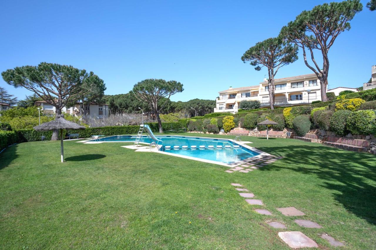 Bonita Casa Adosada Con Jardin Privado Y Piscina Comunitaria Calella De Palafrugell Exterior photo